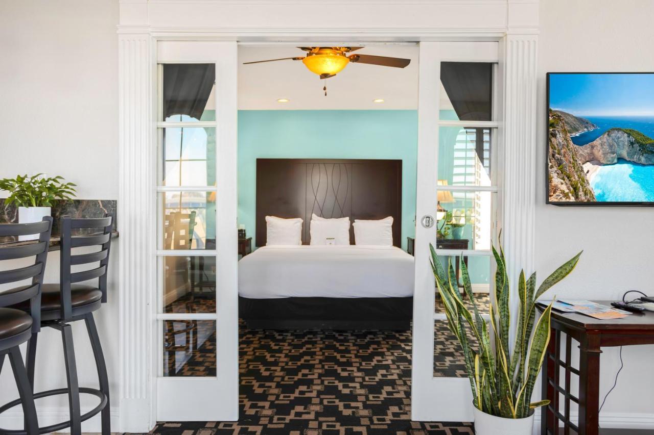 The Hotel 3*