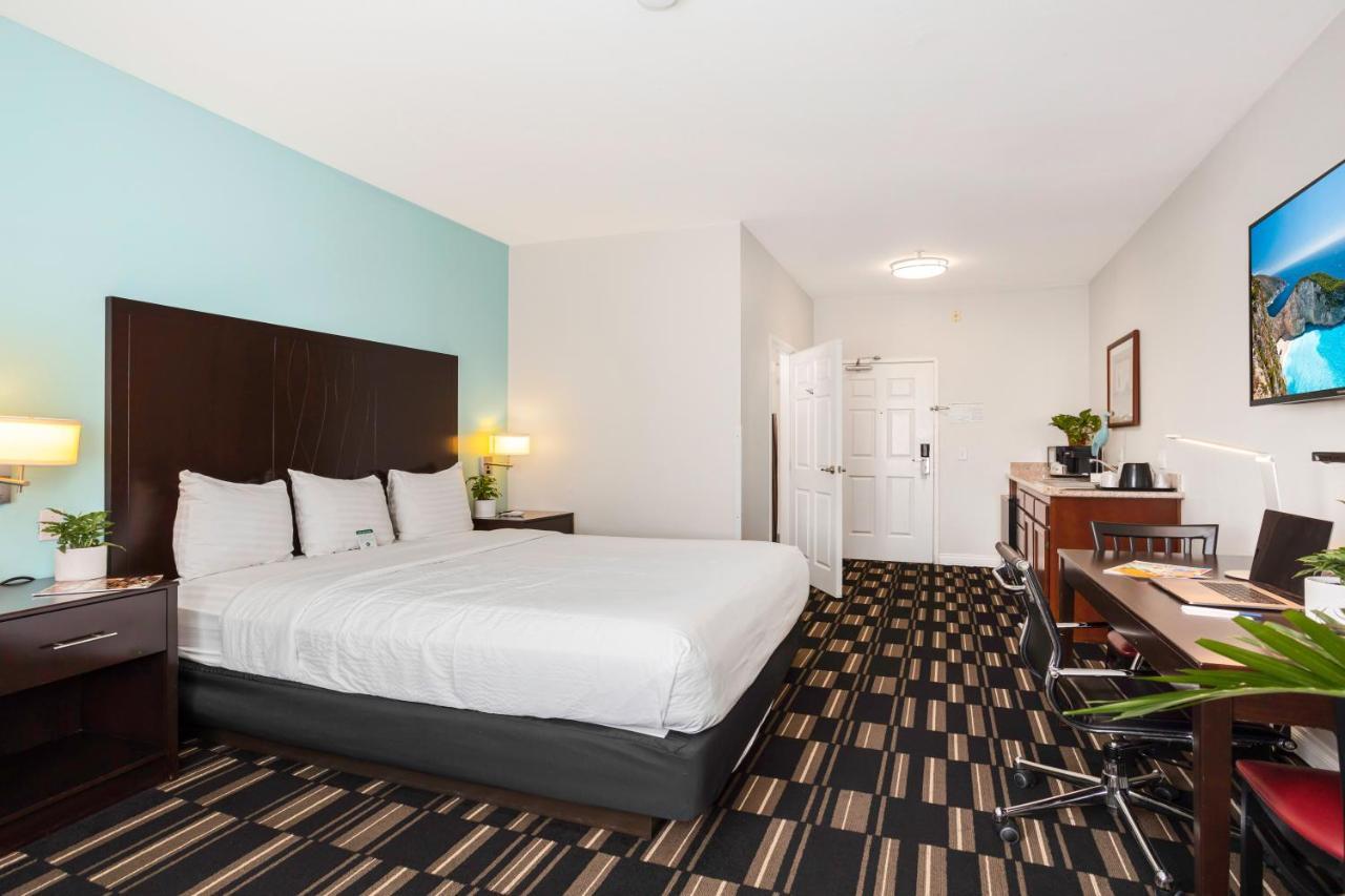 The Hotel Oceanside